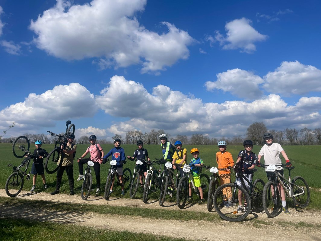 Un partenariat qui fonctionne entre le VCIDA et la Section Sportive Scolaire Cyclisme du Collège Sainte Claire d’Assise - Saint Michel.